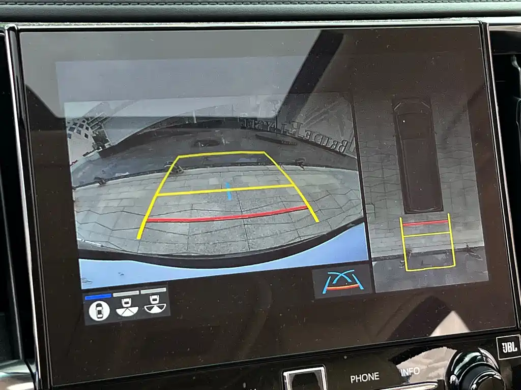 Toyota Alphard — фото 28