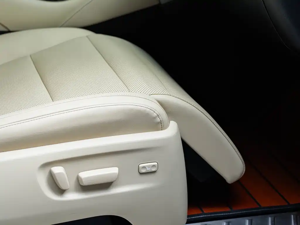 Toyota Alphard — фото 15