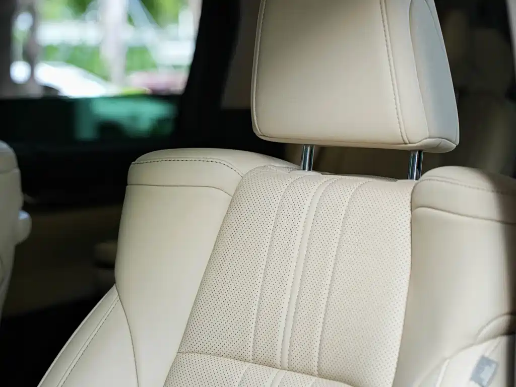 Toyota Alphard — фото 10