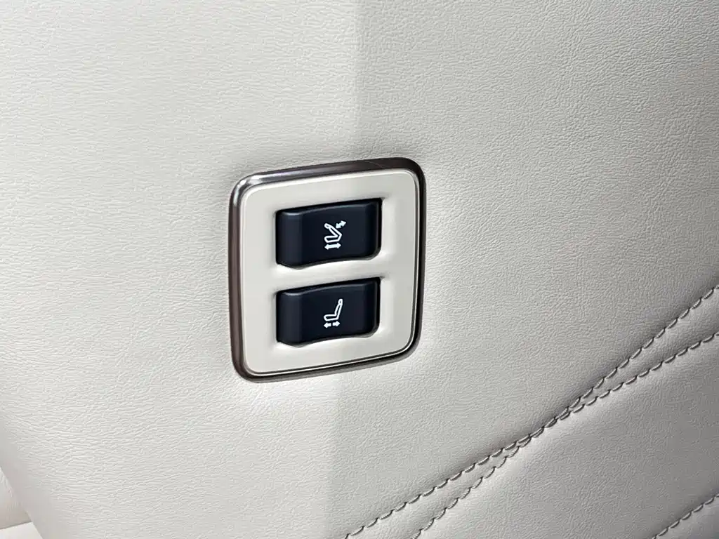 Toyota Alphard — фото 15