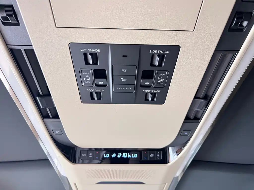 Toyota Alphard — фото 29