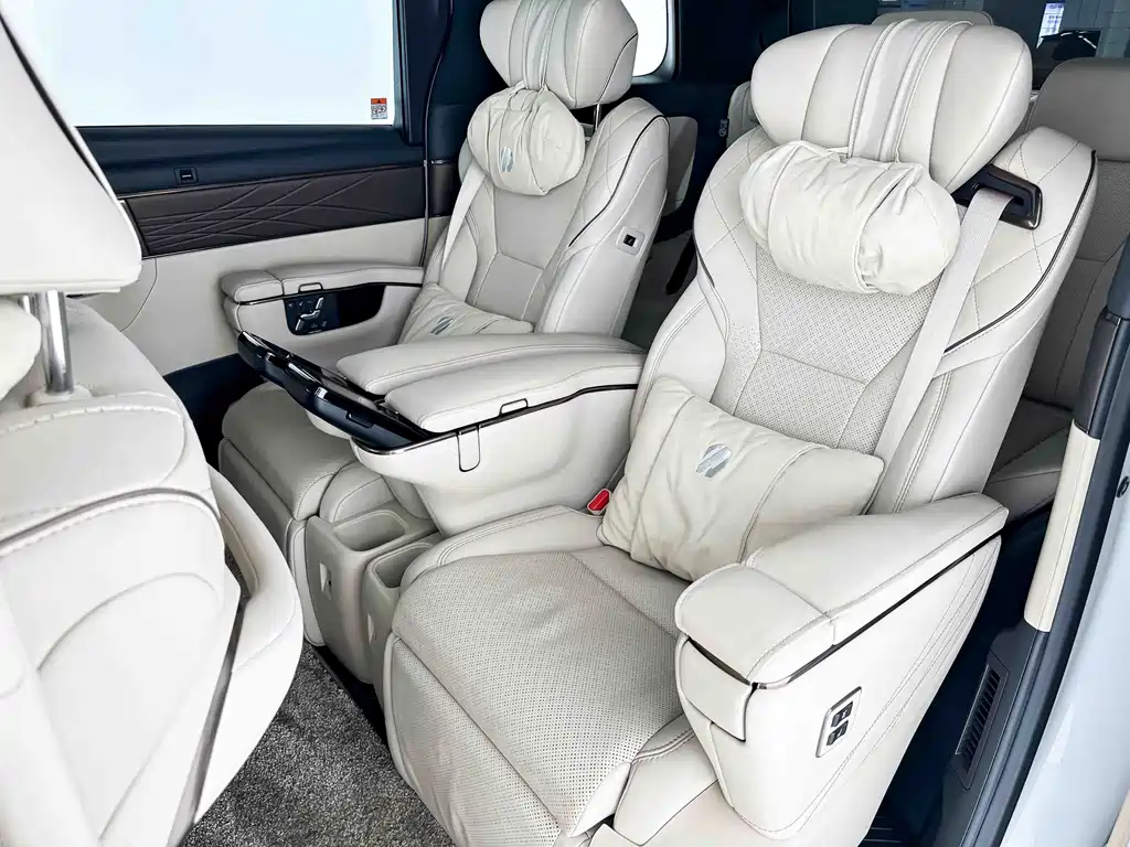 Toyota Alphard — фото 3