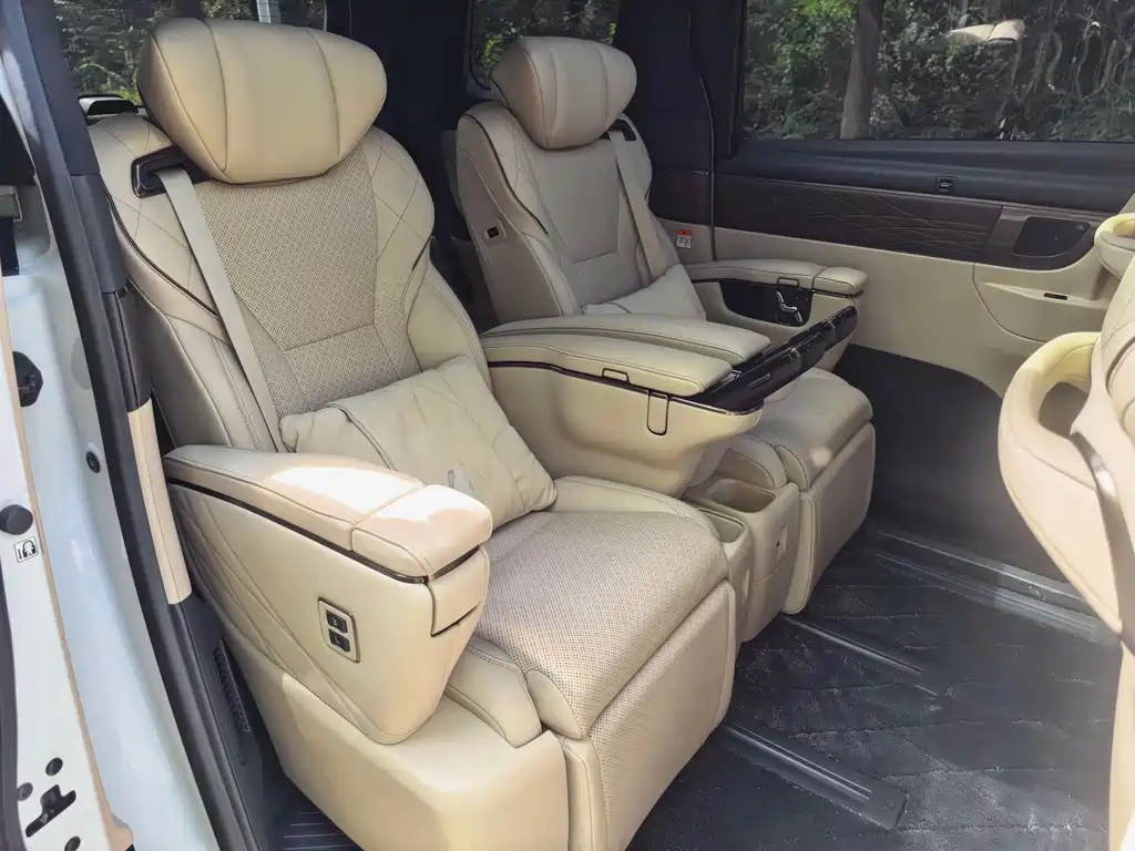 Toyota Alphard — фото 6