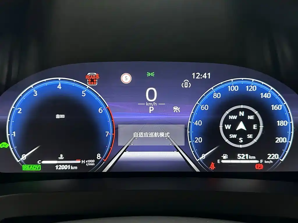 Toyota Alphard — фото 13