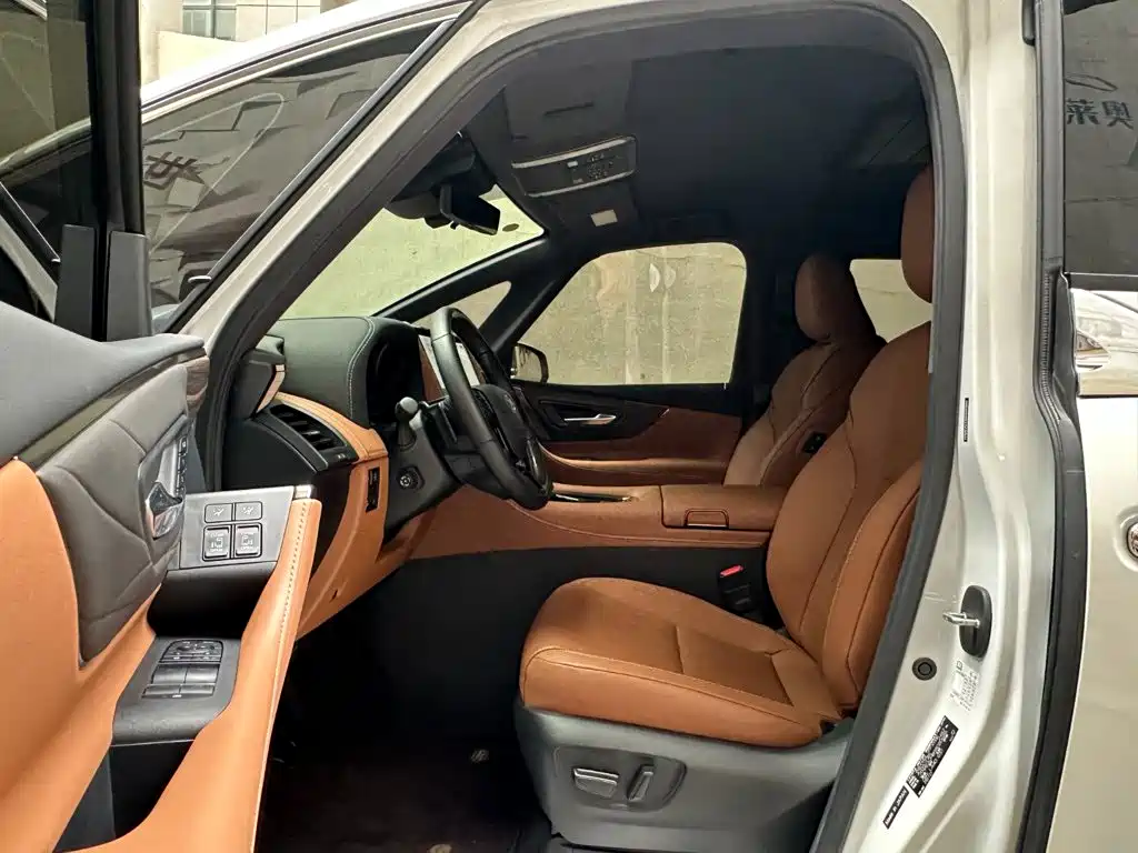 Toyota Alphard — фото 9
