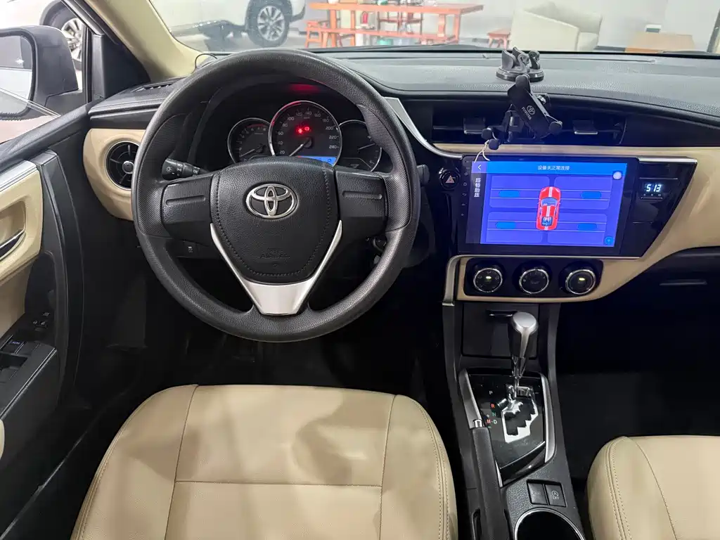 Toyota Corolla — фото 9