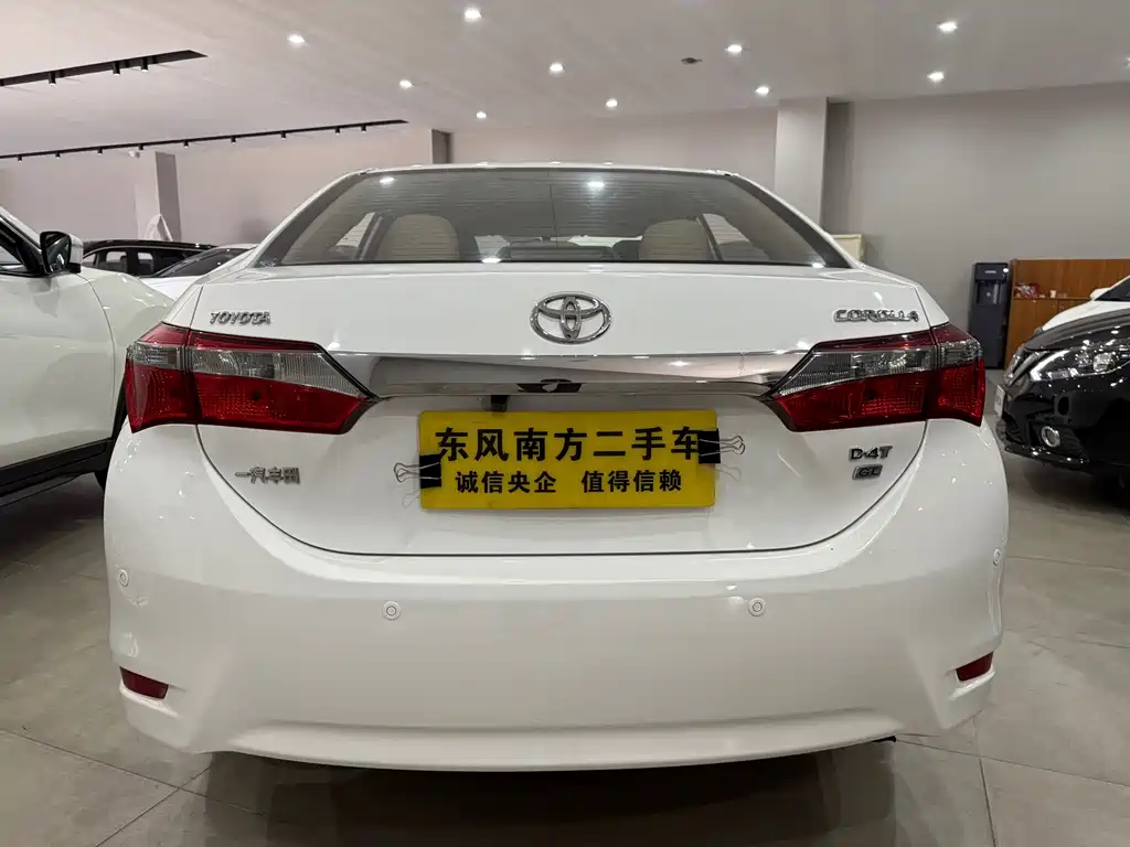 Toyota Corolla — фото 10