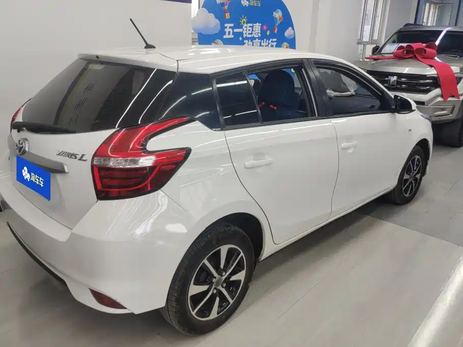 Toyota Yaris L — фото 3