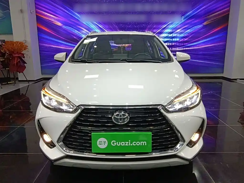 Toyota Yaris L — фото 3