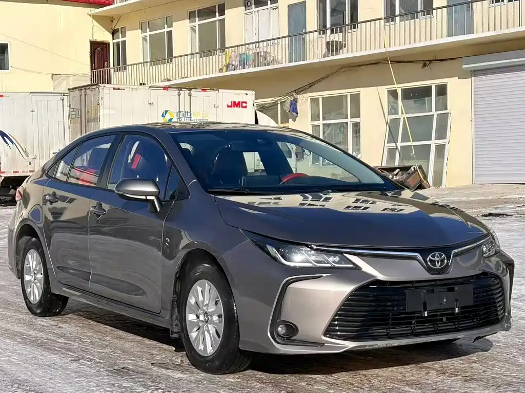 Toyota Corolla — фото 3