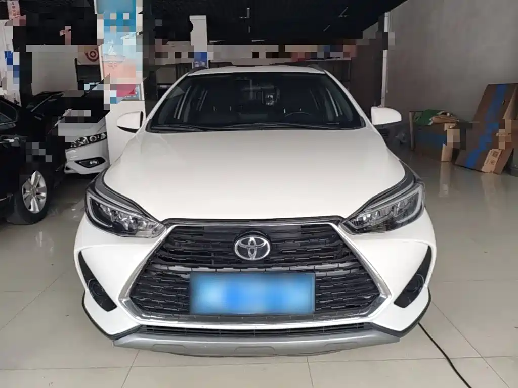 Toyota Yaris L — фото 3