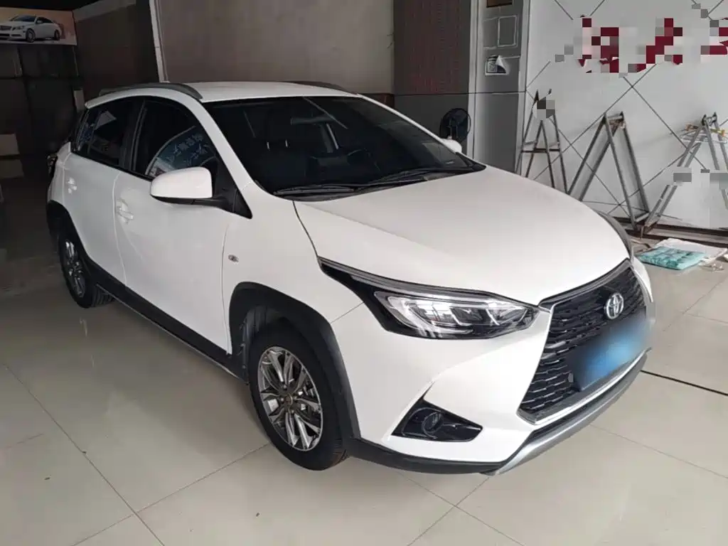 Toyota Yaris L — фото 4