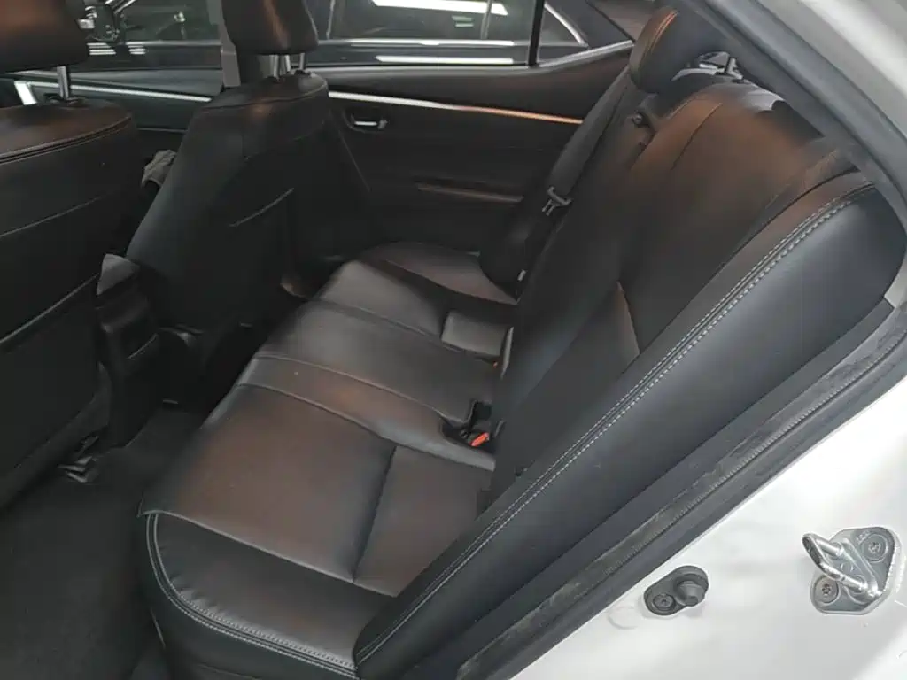 Toyota Corolla Hybrid — фото 17