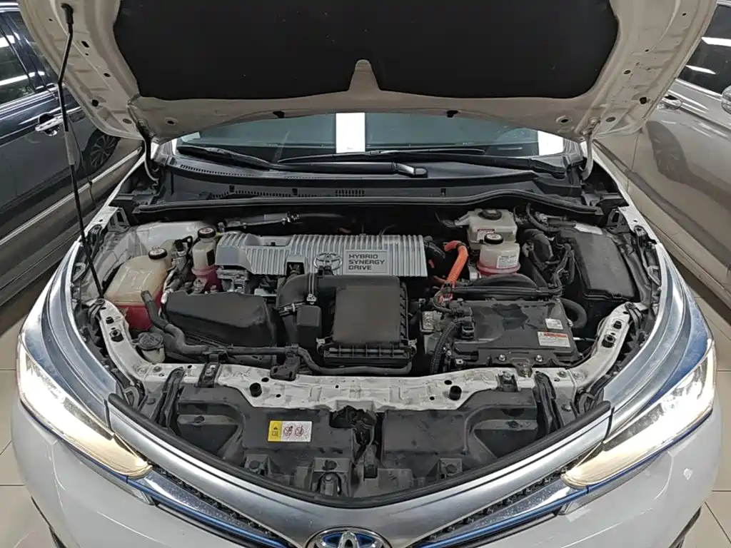 Toyota Corolla Hybrid — фото 20