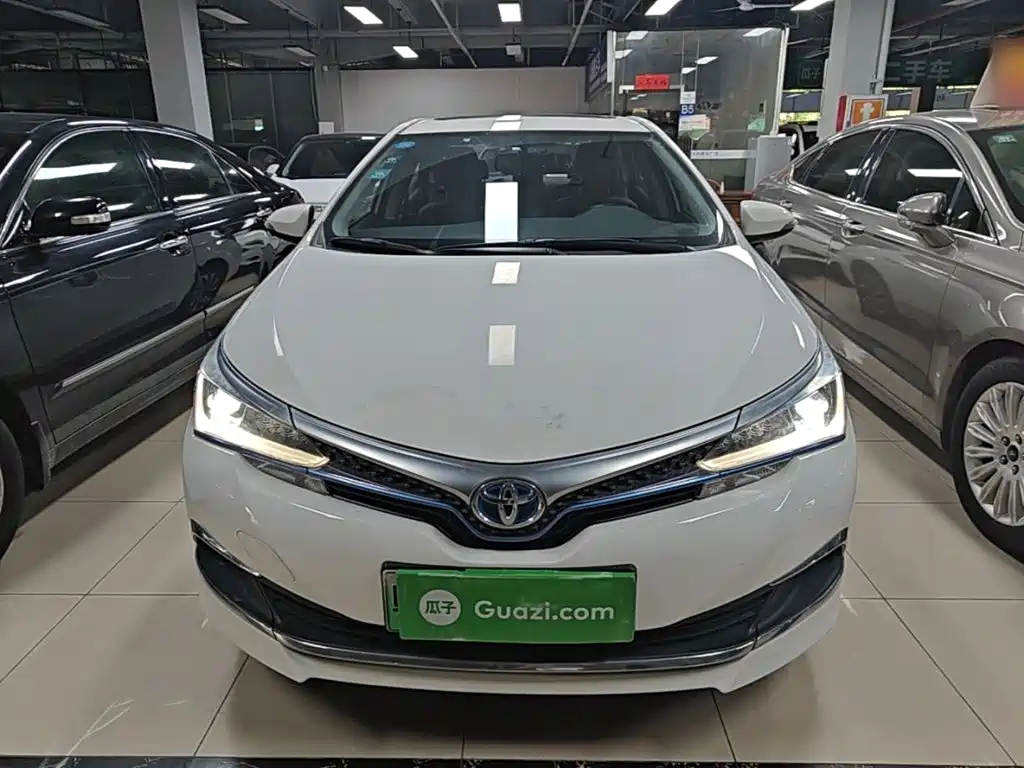 Toyota Corolla Hybrid — фото 3