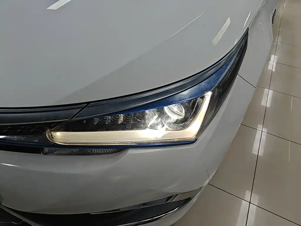 Toyota Corolla Hybrid — фото 24