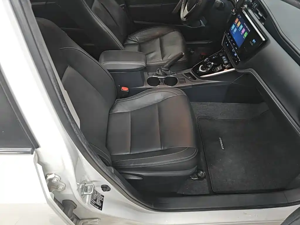 Toyota Corolla Hybrid — фото 25