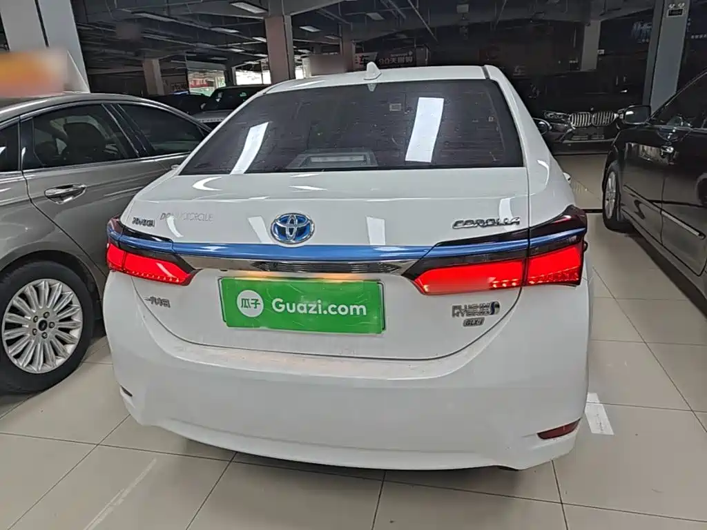 Toyota Corolla Hybrid — фото 6
