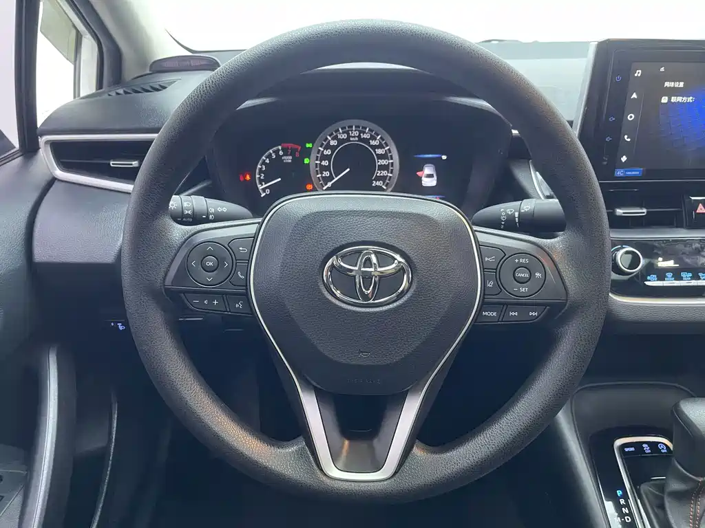 Toyota Corolla — фото 5