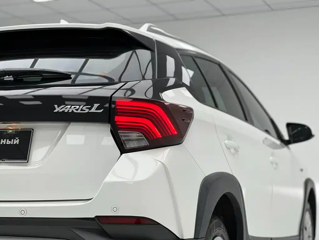 Toyota Yaris L — фото 17