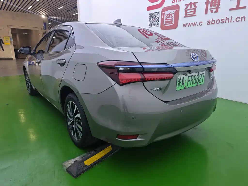 Toyota Corolla Hybrid — фото 6