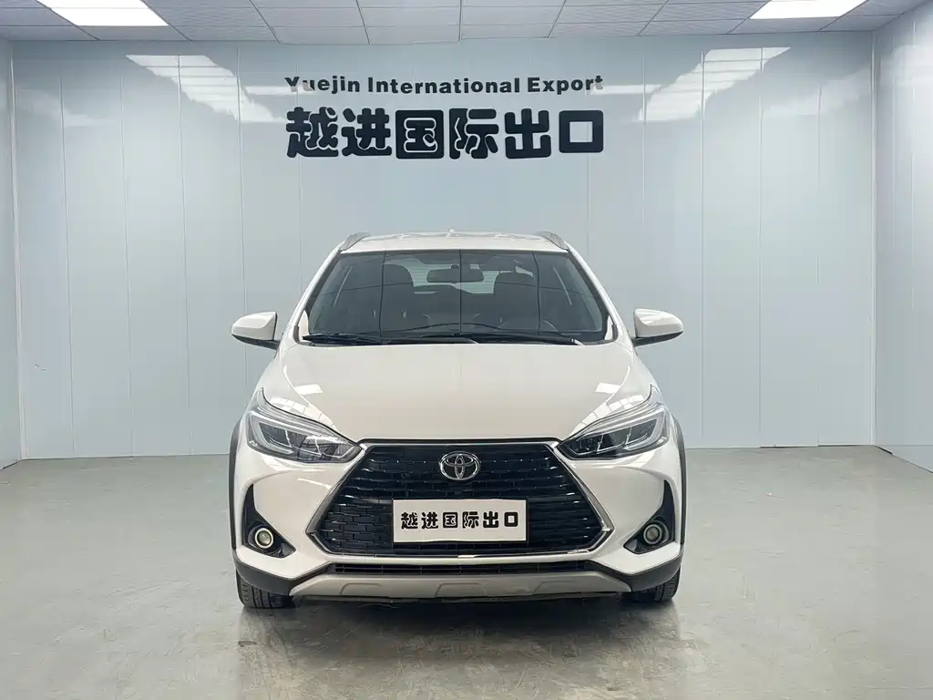 Toyota Yaris L — фото 2