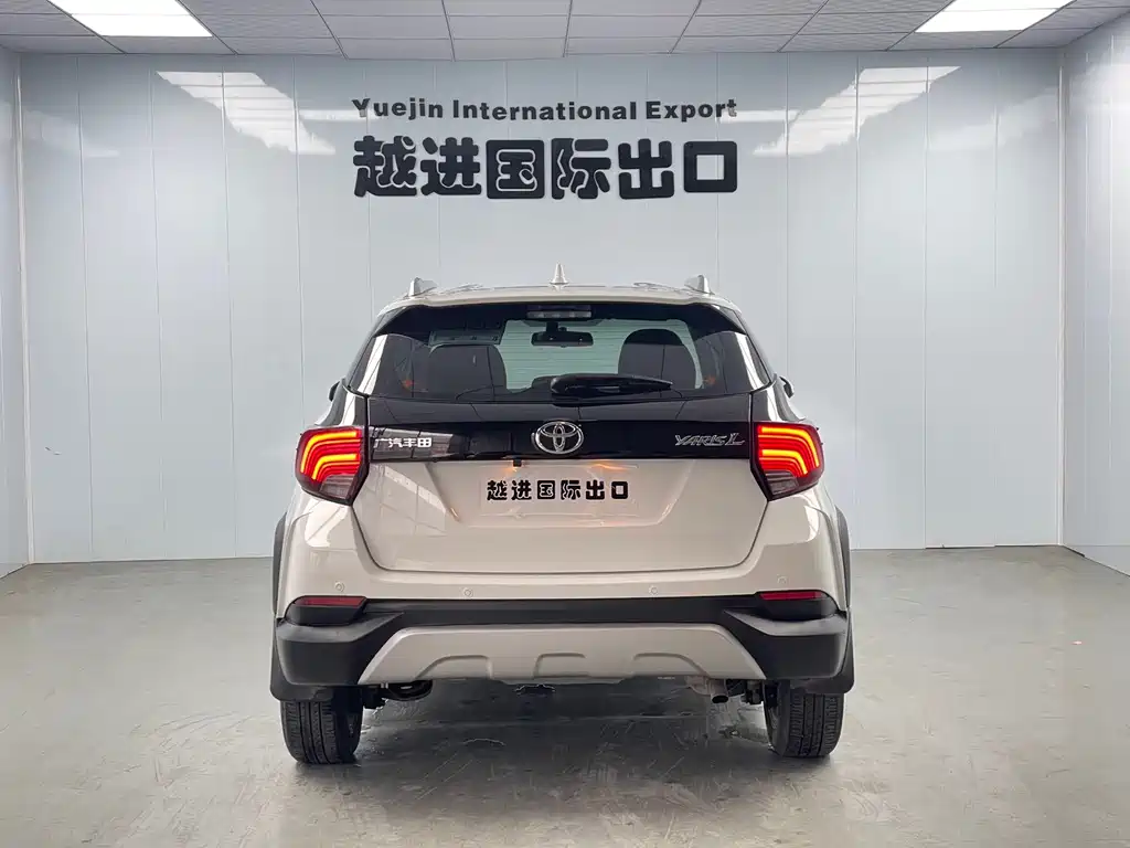 Toyota Yaris L — фото 9
