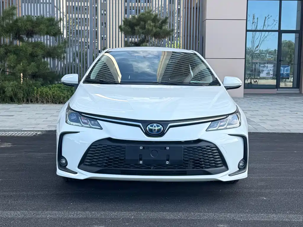 Toyota Corolla — фото 2