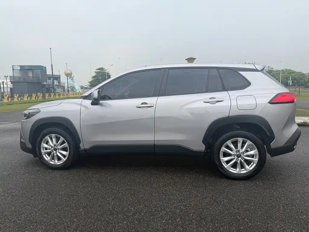 Toyota Corolla Cross — фото 4
