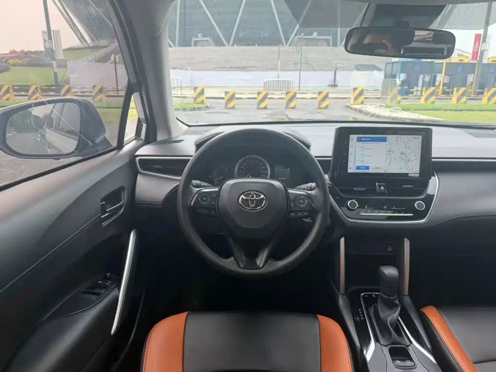 Toyota Corolla Cross — фото 9