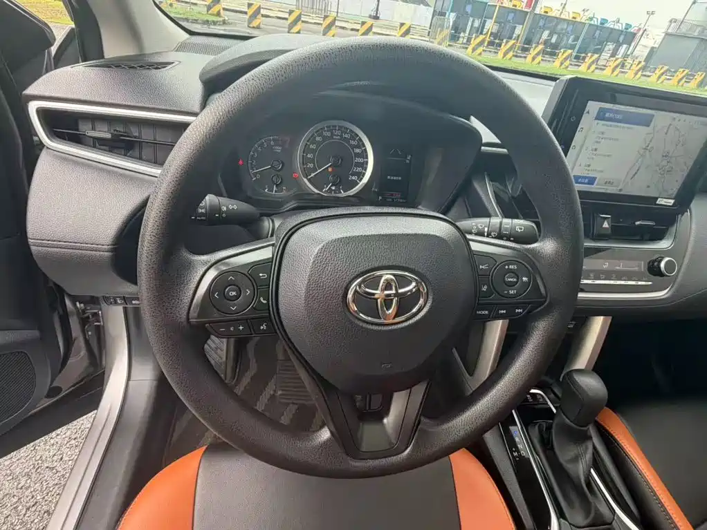 Toyota Corolla Cross — фото 10