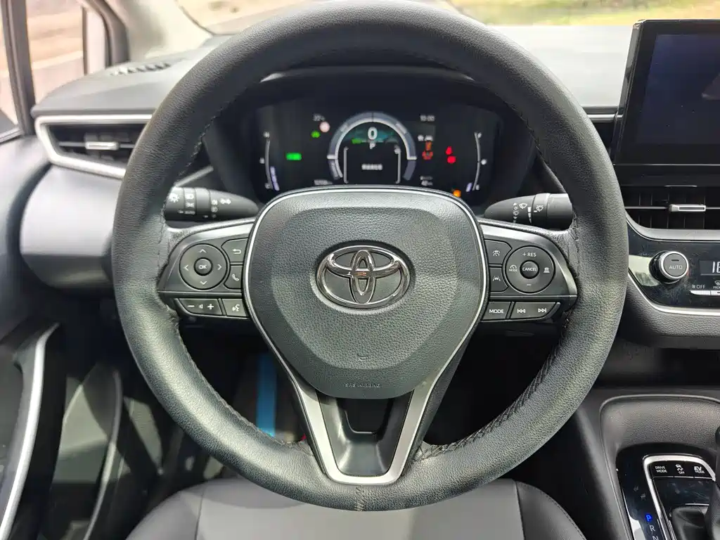 Toyota Corolla — фото 13