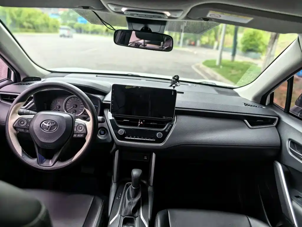 Toyota Corolla Cross — фото 14