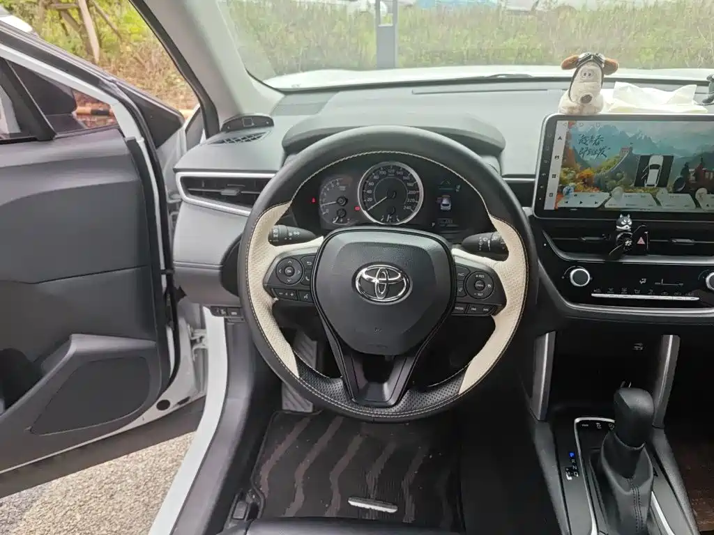 Toyota Corolla Cross — фото 3