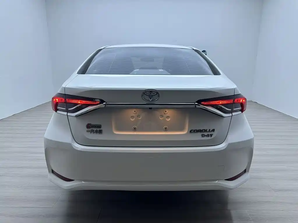 Toyota Corolla — фото 3