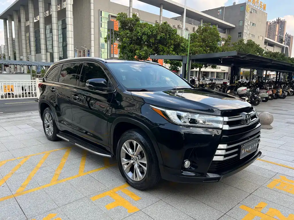 Toyota Highlander — фото 2