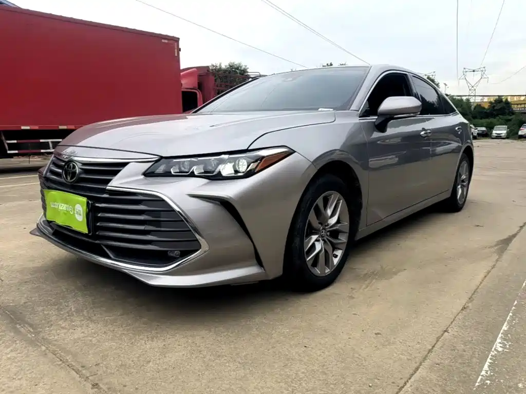 Toyota Avalon — фото 2