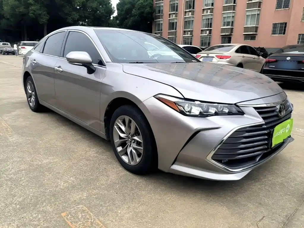 Toyota Avalon — фото 4