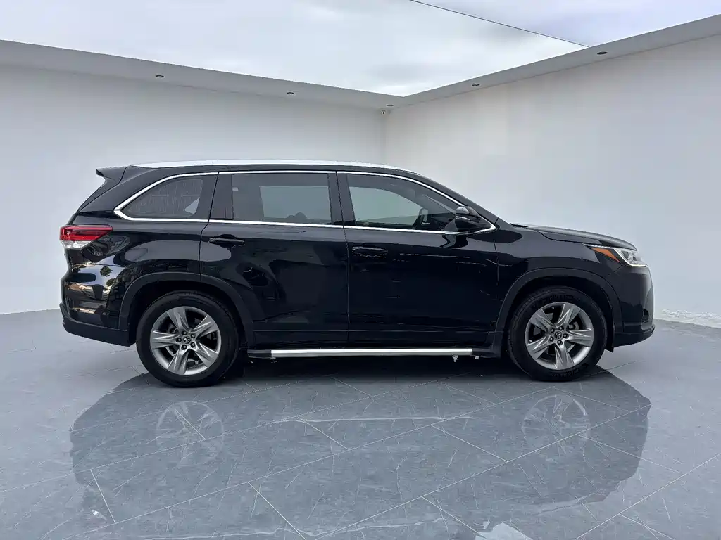Toyota Highlander — фото 5