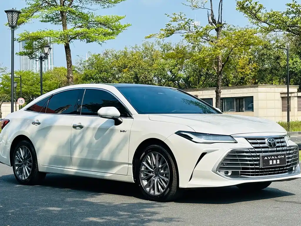 Toyota Avalon — фото 3