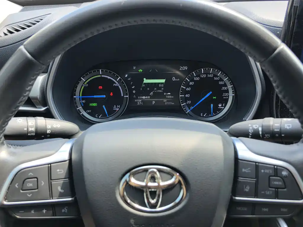 Toyota Highlander — фото 13