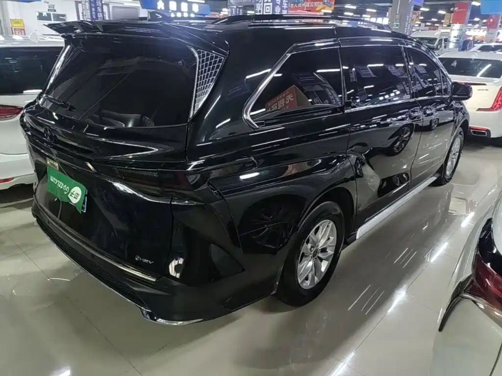 Toyota Granvia — фото 7