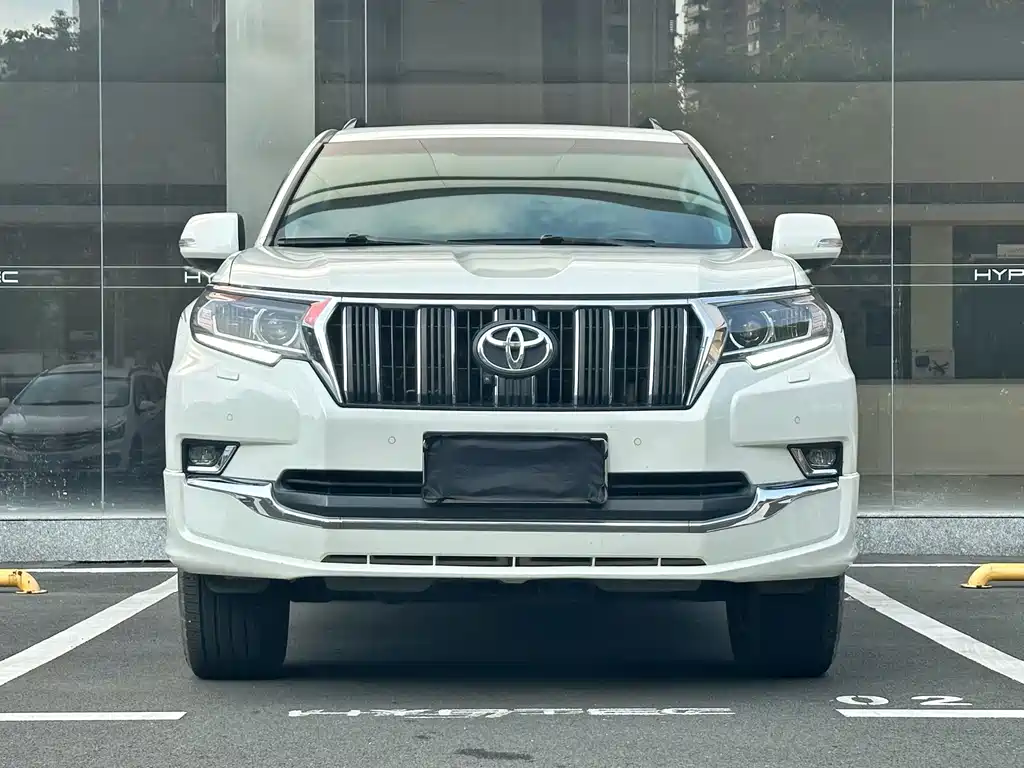 Toyota Prado — фото 3