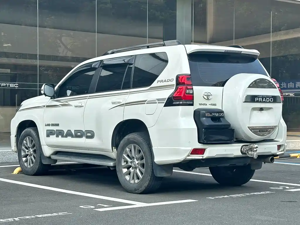 Toyota Prado — фото 6