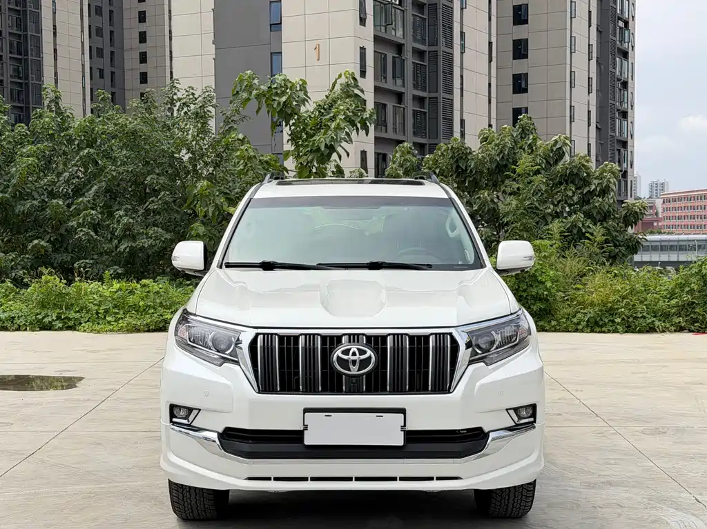 Toyota Prado — фото 2