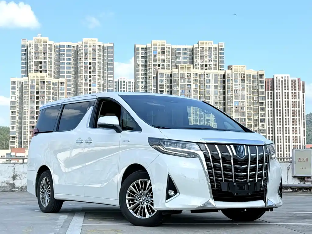 Toyota Alphard — фото 3