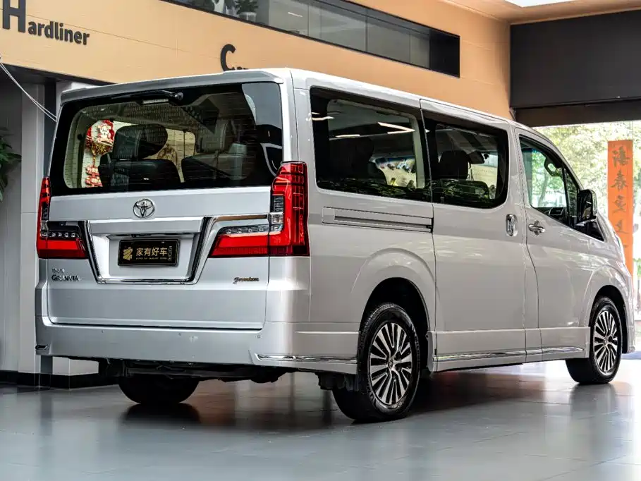 Toyota Granvia (Overseas) — фото 4