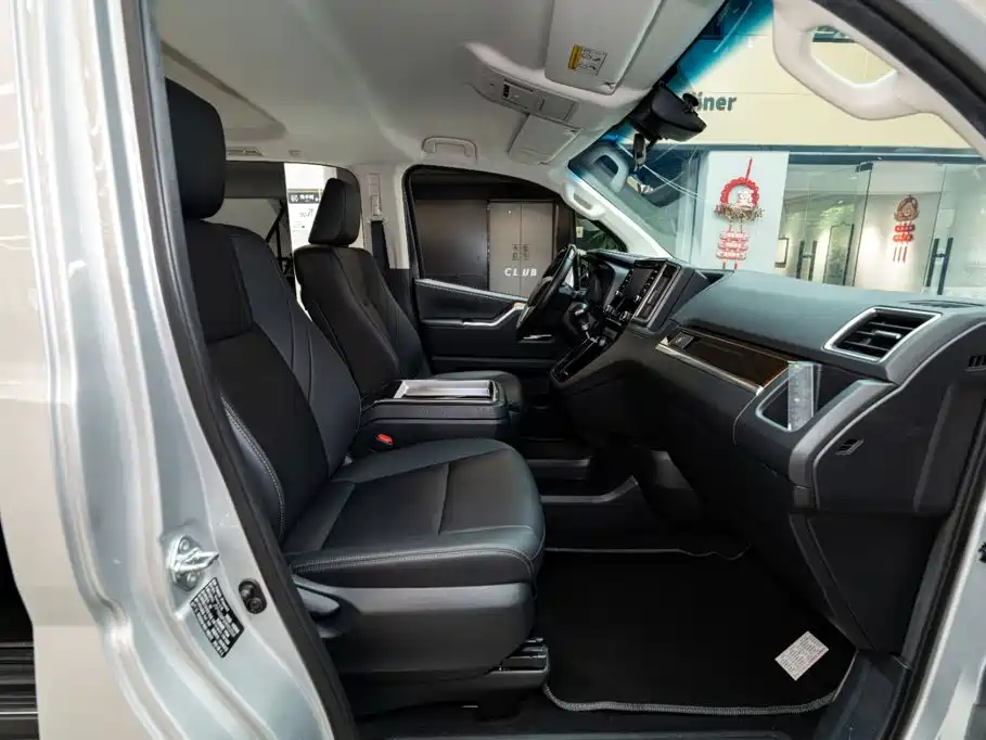 Toyota Granvia (Overseas) — фото 8