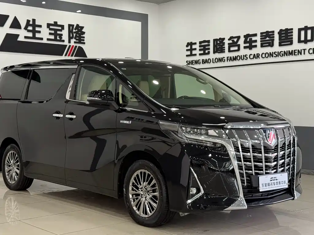 Toyota Alphard — фото 3