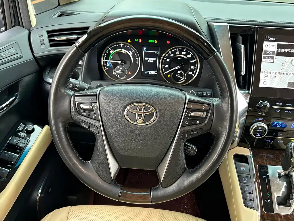 Toyota Alphard — фото 21